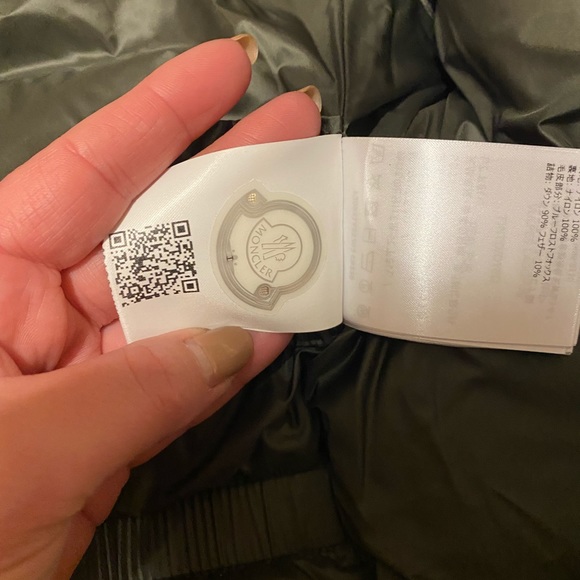 Moncler boed with fur size 3 - Picture 7 of 16